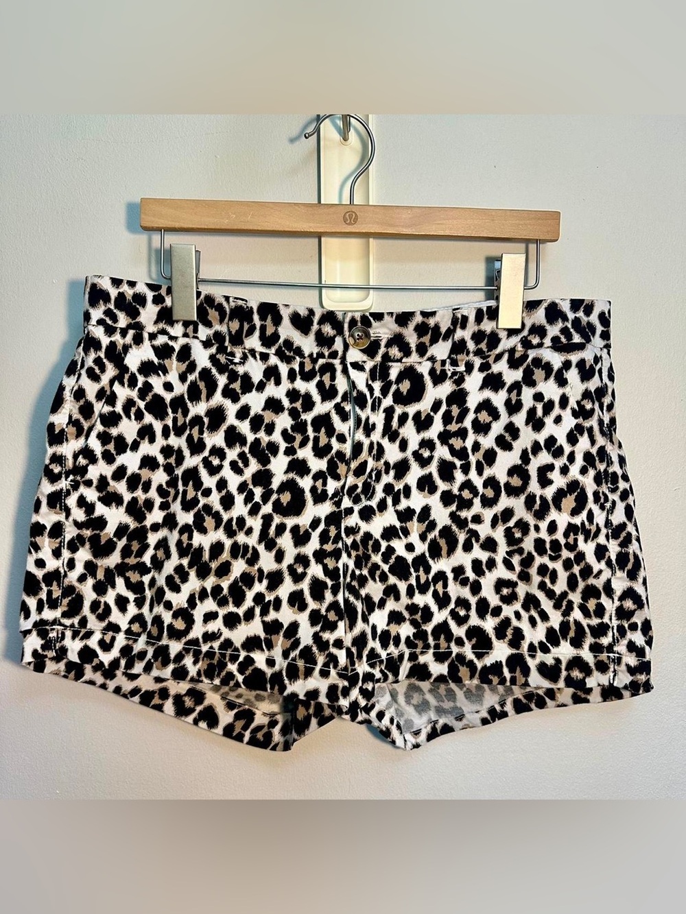 Old Navy Leopard Print Everyday Short